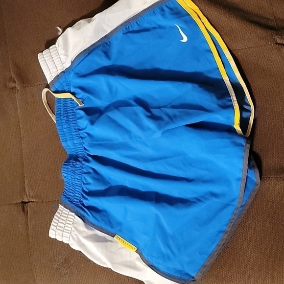 -> Nike Livestrong Running Shorts - Picture 1 of 4